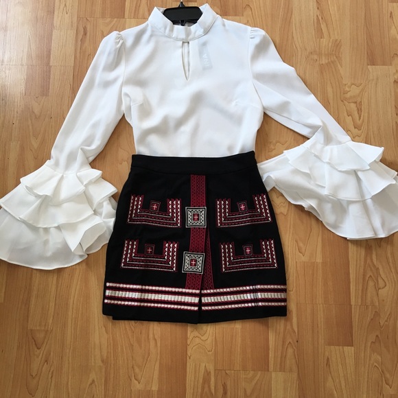 Ina Tops - Ruffle My Pretty Sleeves Top